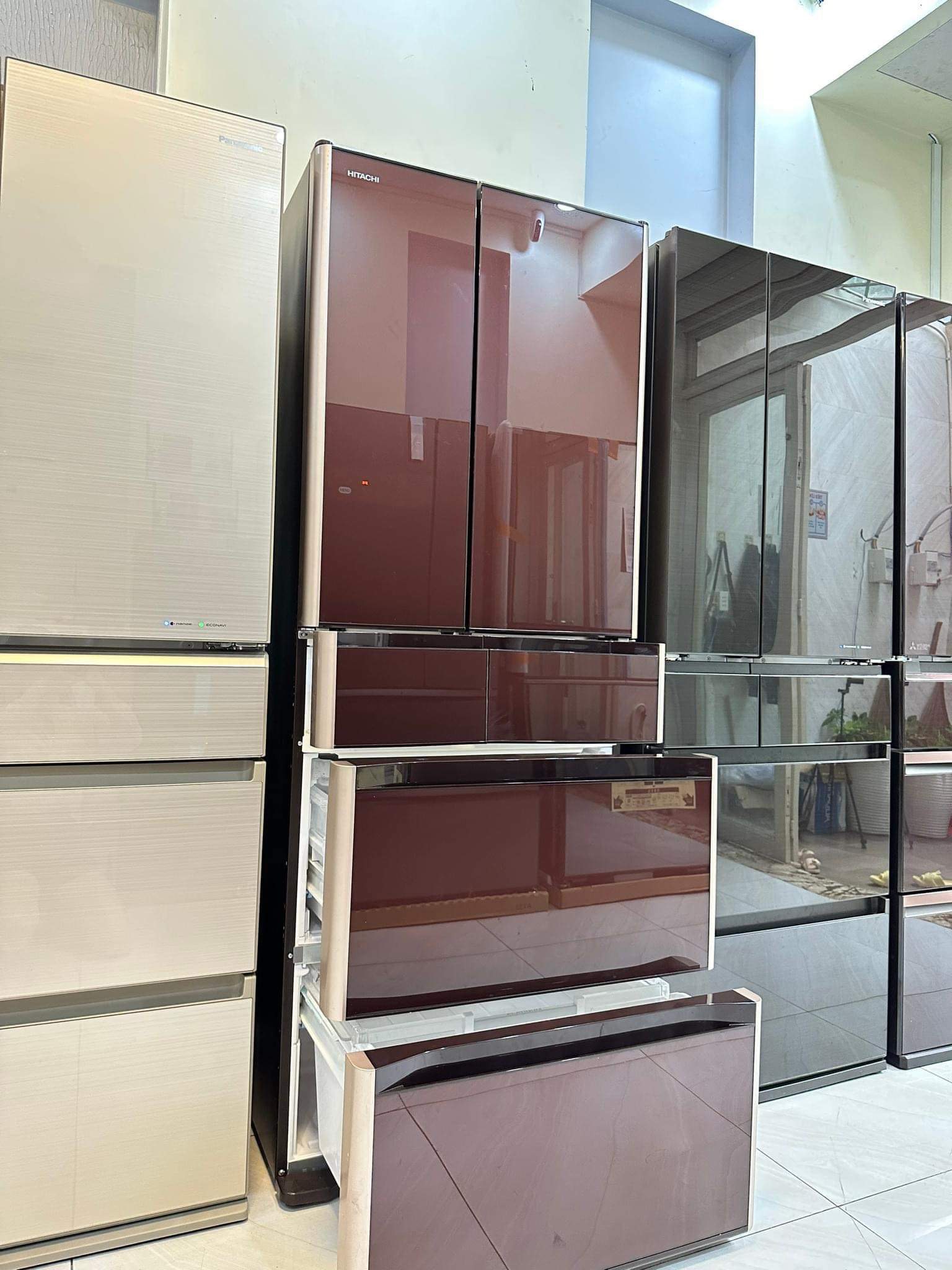 Tủ lạnh Hitachi gương cao cấp nội địa Nhật 6 cánh